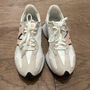 New Balance 327 shoes pink and beige like new size 8